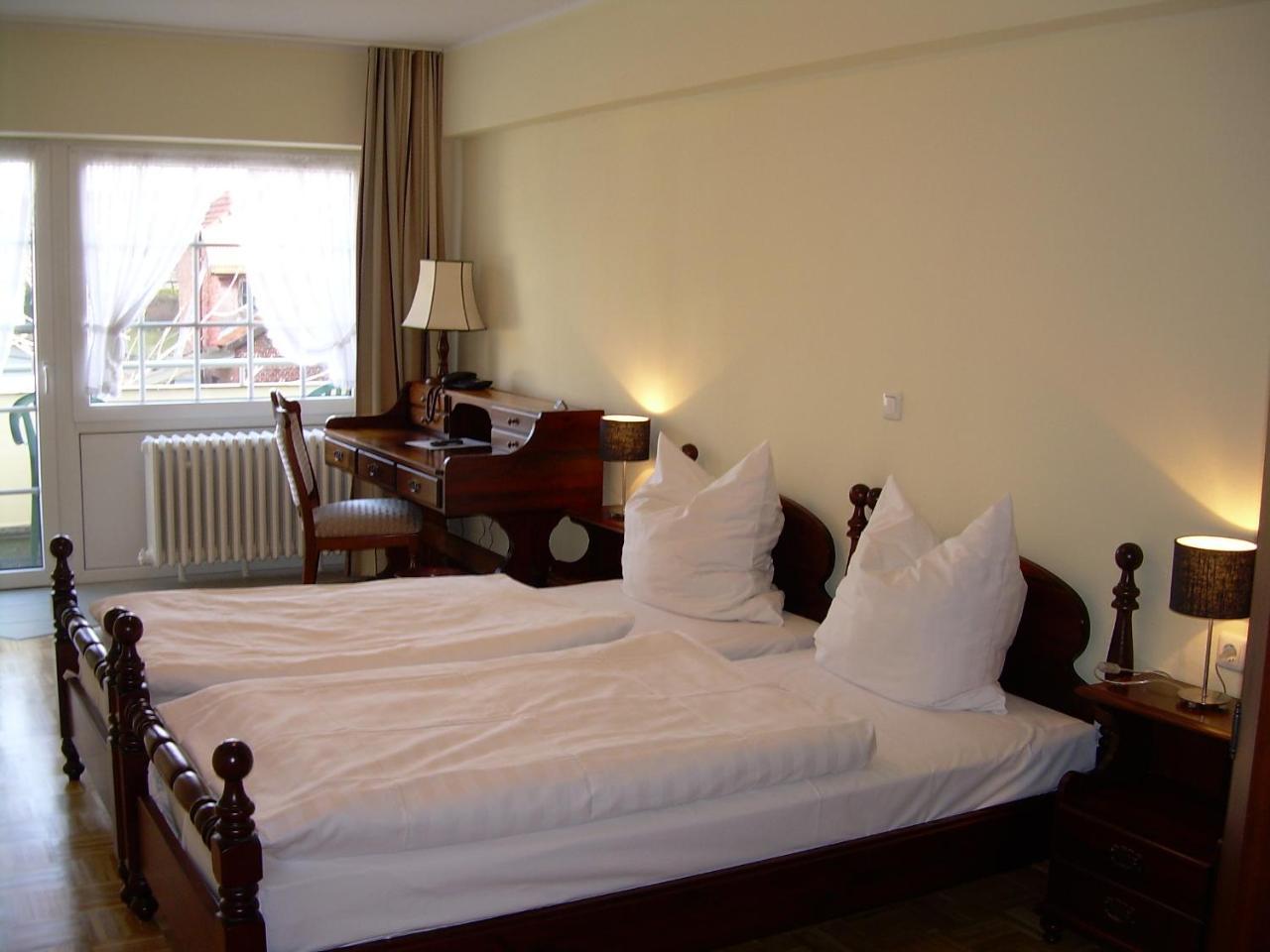 Hotel-Restaurant Saelzerhof Salzkotten Екстериор снимка