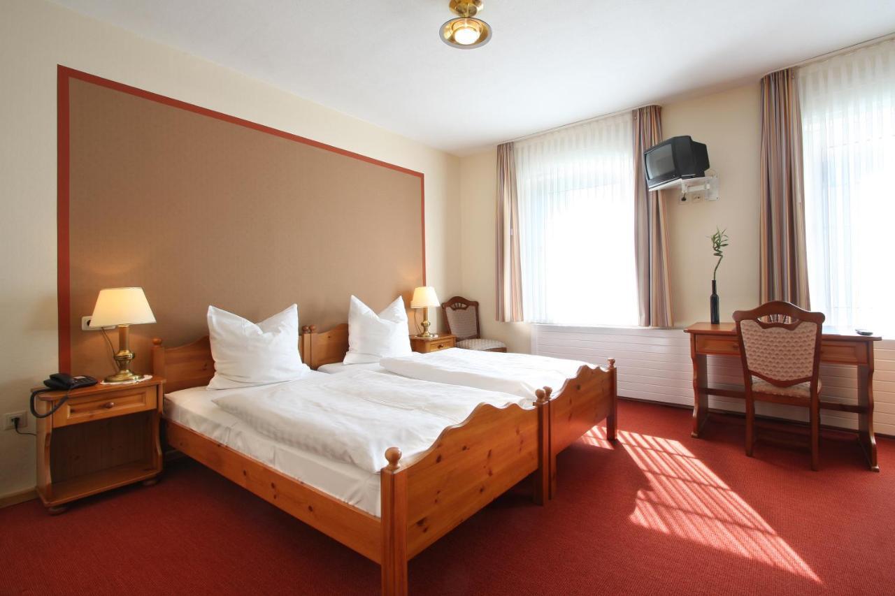 Hotel-Restaurant Saelzerhof Salzkotten Екстериор снимка