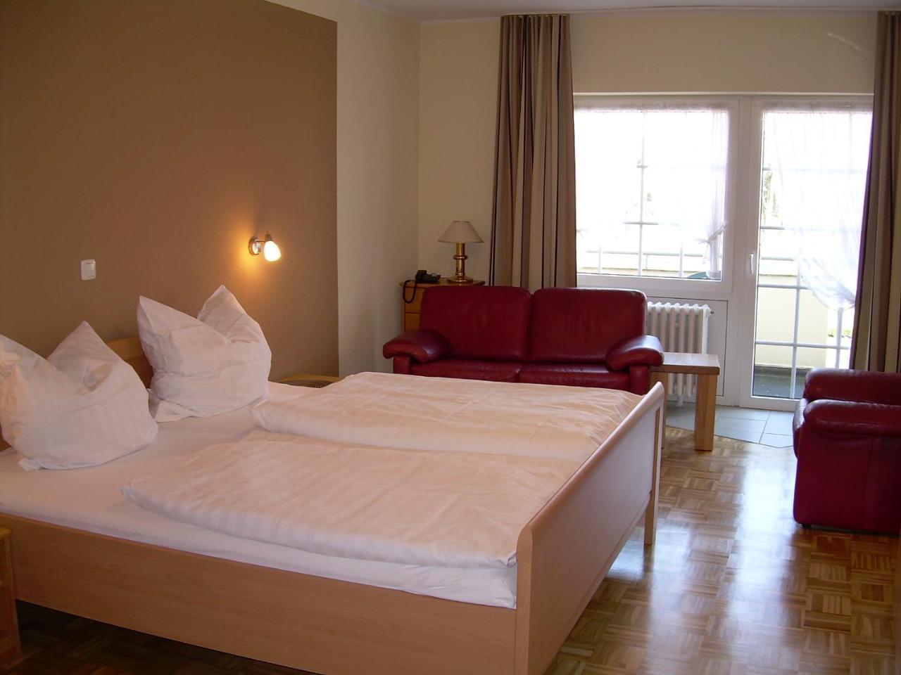 Hotel-Restaurant Saelzerhof Salzkotten Екстериор снимка